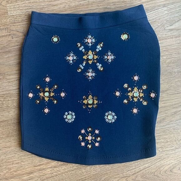 H&M embellished short cotton fleece sequin skirt - Picture 2 of 4